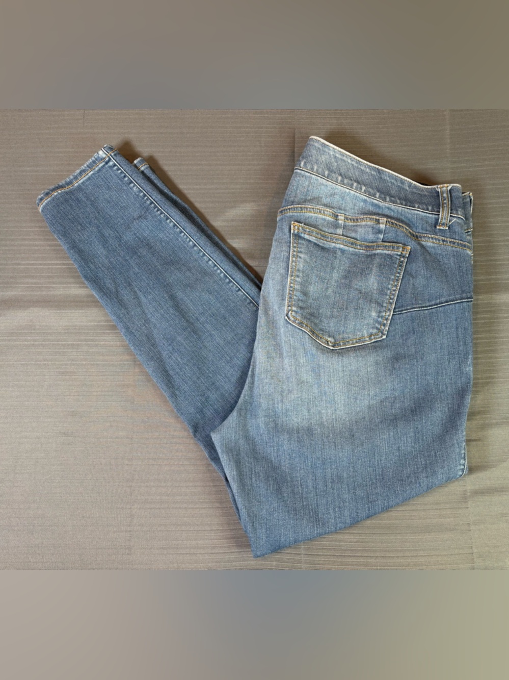 Torrid Bombshell Skinny Jeans Size 18R High Rise Stretch Denim Light Wash